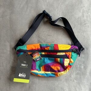 NWT REI Pride Rainbow Trail 2 Fanny Hip Pack